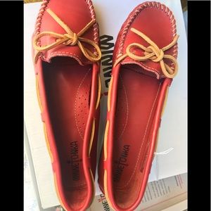 Minnetonka women’s Red Flat
